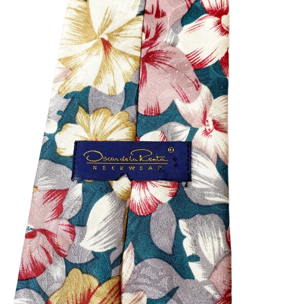 Oscar De La Renta Silk Floral Hawaiian Men’s Tie - Picture 3 of 3
